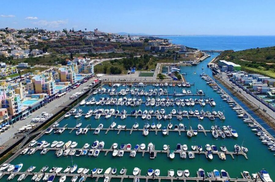 Albufeira: Beaches, Old Town, and Salgados Lagoon Jeep Tour - Marina pass and the lighthouse viewpoint for cliff-side angles