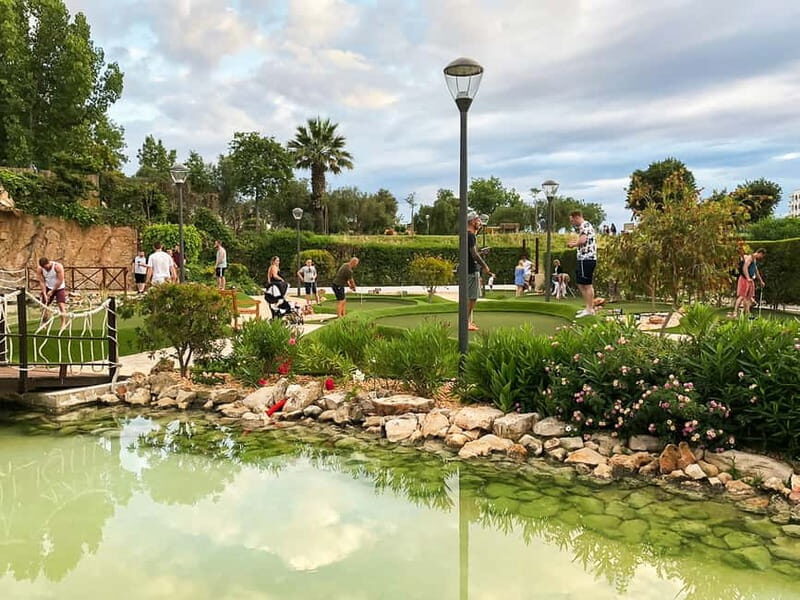Albufeira: MiniGolf Adventure Park Entry Ticket - Who This MiniGolf Adventure Park Is Best For