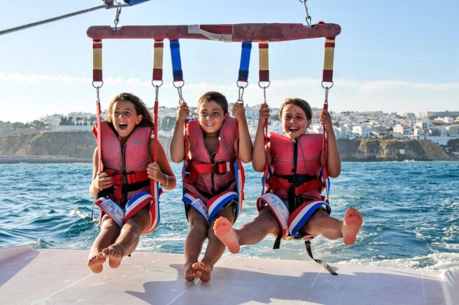Albufeira: Single, Double or Triple Parasailing Tour - Getting to the Right Spot in Albufeira Marina (Check-In Timing Matters)