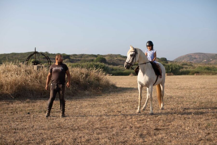 Algarve: 1-Hour Carrapateira Horseback Riding Tour - Getting There: Carrapateira Village to the Ride Office