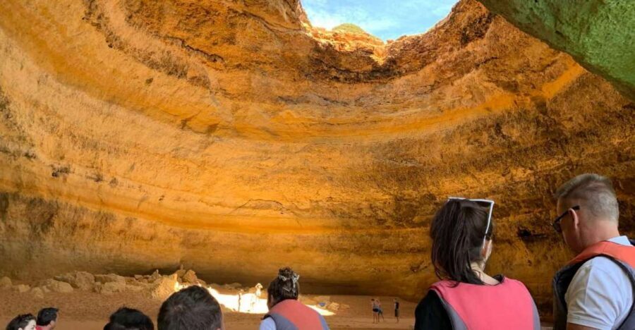 Algarve: Benagil Caves Open Speedboat Tour - The 2.5-hour rhythm: cruise, cave moment, and dolphin watching
