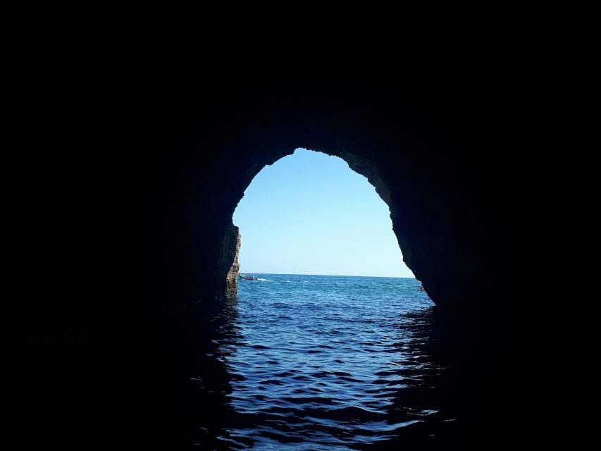 Algarve: Boat Trip to the Caves of Benagil - Meeting point at Clube Naval de Portimão: the one place to double-check