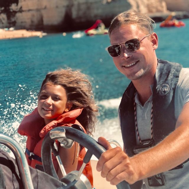 Armação de Pêra: Guided Boat Tour of Benagil's 15 Best Caves - Why the Benagil caves tour feels different from the usual “view from afar”