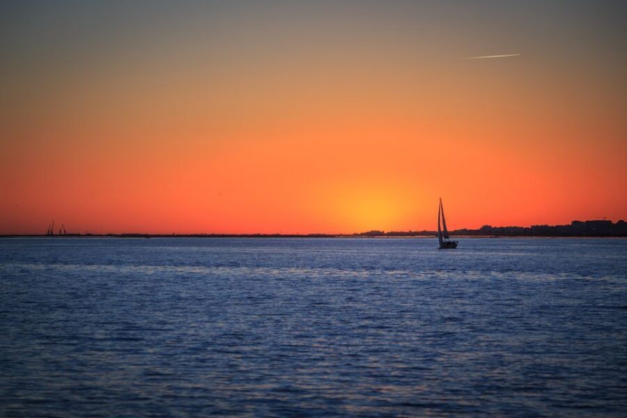 Faro: Ria Formosa Guided Sunset Tour by Catamaran - What to Bring and How to Dress for Algarve Evenings