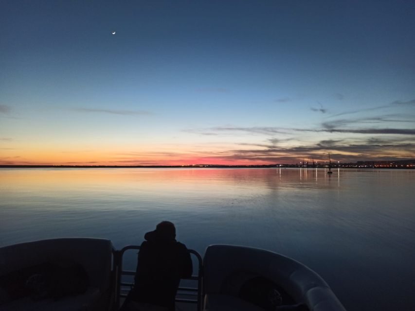 Faro: Sunset 1 hour Ria Formosa Boat Tour - The guides: what makes the commentary worth it