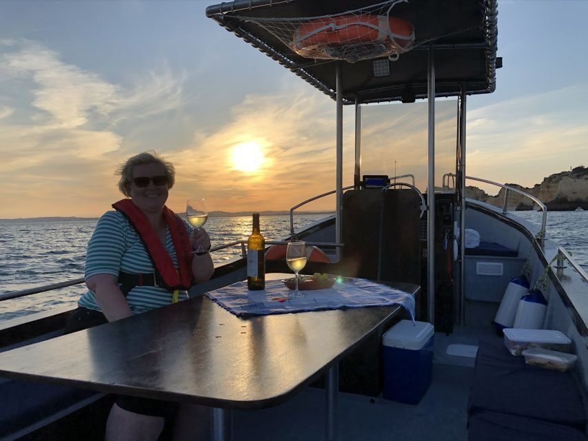 From Portimão: Sunset Boat Trip with Wine - Wine and light snacks: the relaxed onboard rhythm