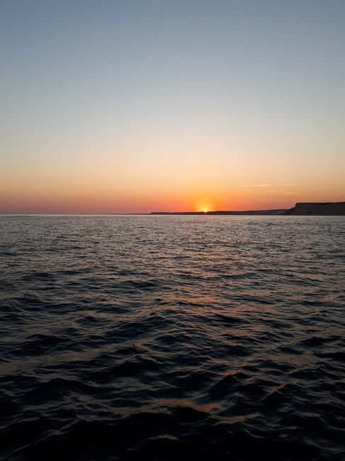 Ponta da Piedade Sunset Cruise from Lagos - The “coast in motion” stretch: caves, beaches, and Atlantic colors