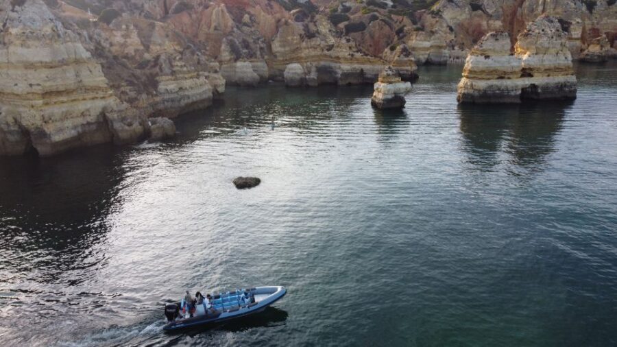 Portimão: Benagil Cave, Marinha Beach Speedboat Tour - Key things you’ll notice on this Portimão speedboat tour