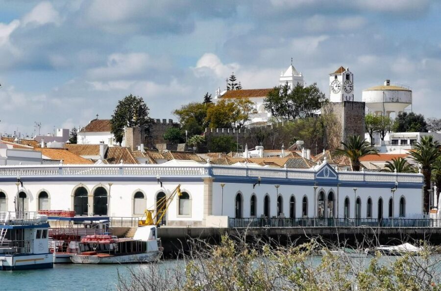 Tavira: Tuk-Tuk City Tour - Alto de São Brás and Nossa Senhora do Carmo: where the tour finds its footing