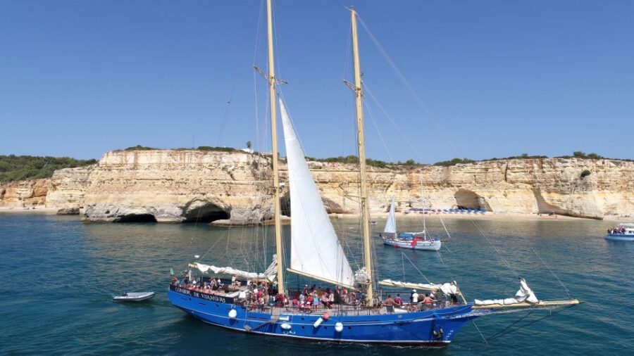 Vilamoura: Algarve Coast 3-Hour Sailing Cruise With Open Bar - Vilamoura sailing cruises: why 3 hours feels like the sweet spot
