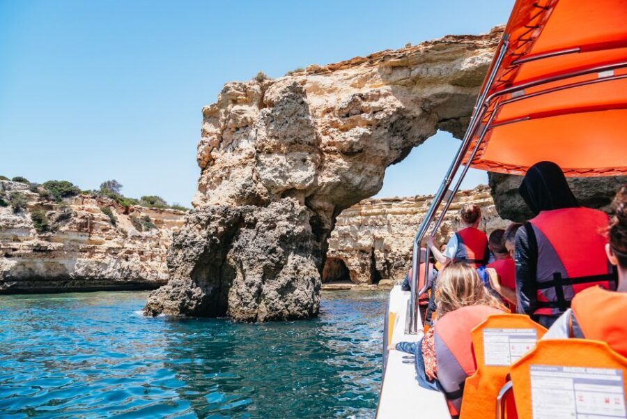 Vilamoura: Benagil Cave Boat Tour with Entry - Dolphin spotting: how the crew searches and how to manage expectations