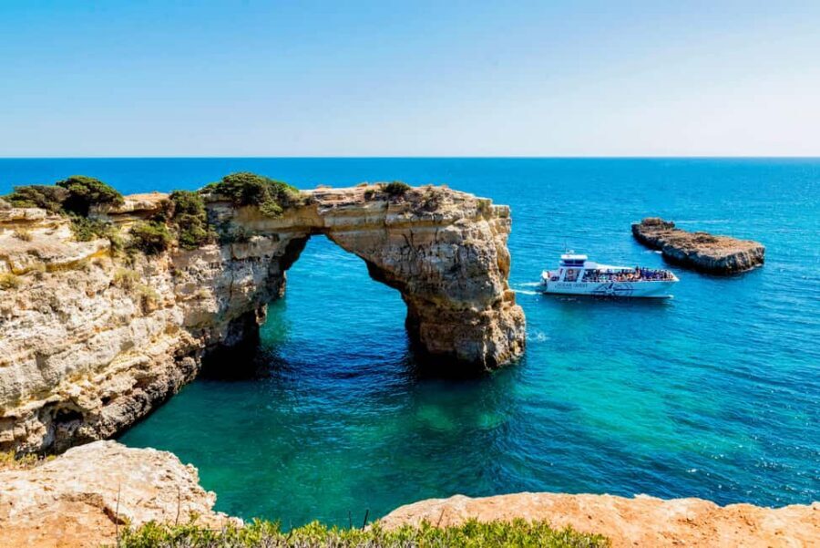 Vilamoura: Benagil Cave Quest Boat Tour - Onboard tastings: liqueur and cakes that feel like a stop in Portugal